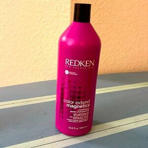 33.8 fluid ounces Redken color extend magnetic conditioner